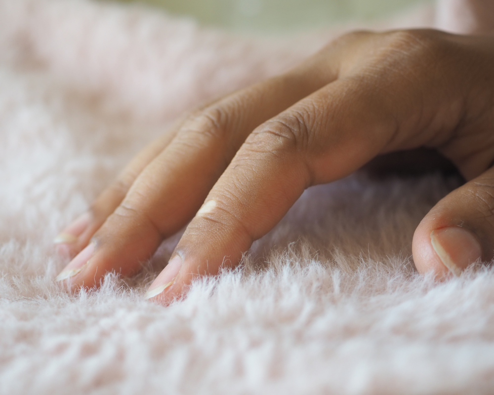 Texture douce Alcantara restaurée après nettoyage professionnel – Les Astuces de Max Maison Max Clean Aix Marseille