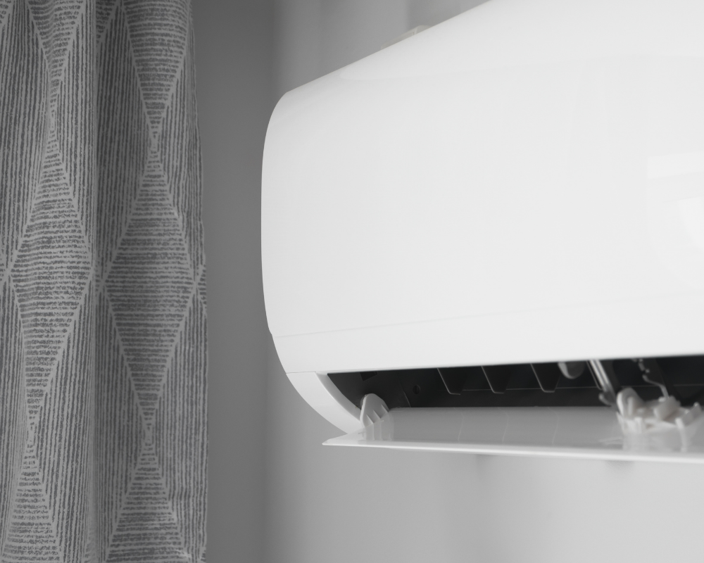 Climatisation allumée pendant la nuit dans un appartement à Marseille – impact de la clim sur l’humidité et les matelas expliqué par Les Astuces de Max – Maison Max Clean PACA